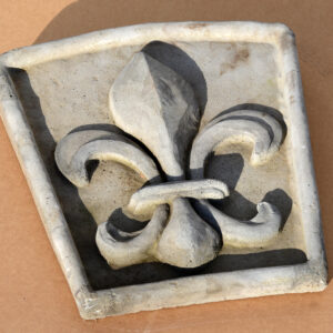 fleur de lis keystone