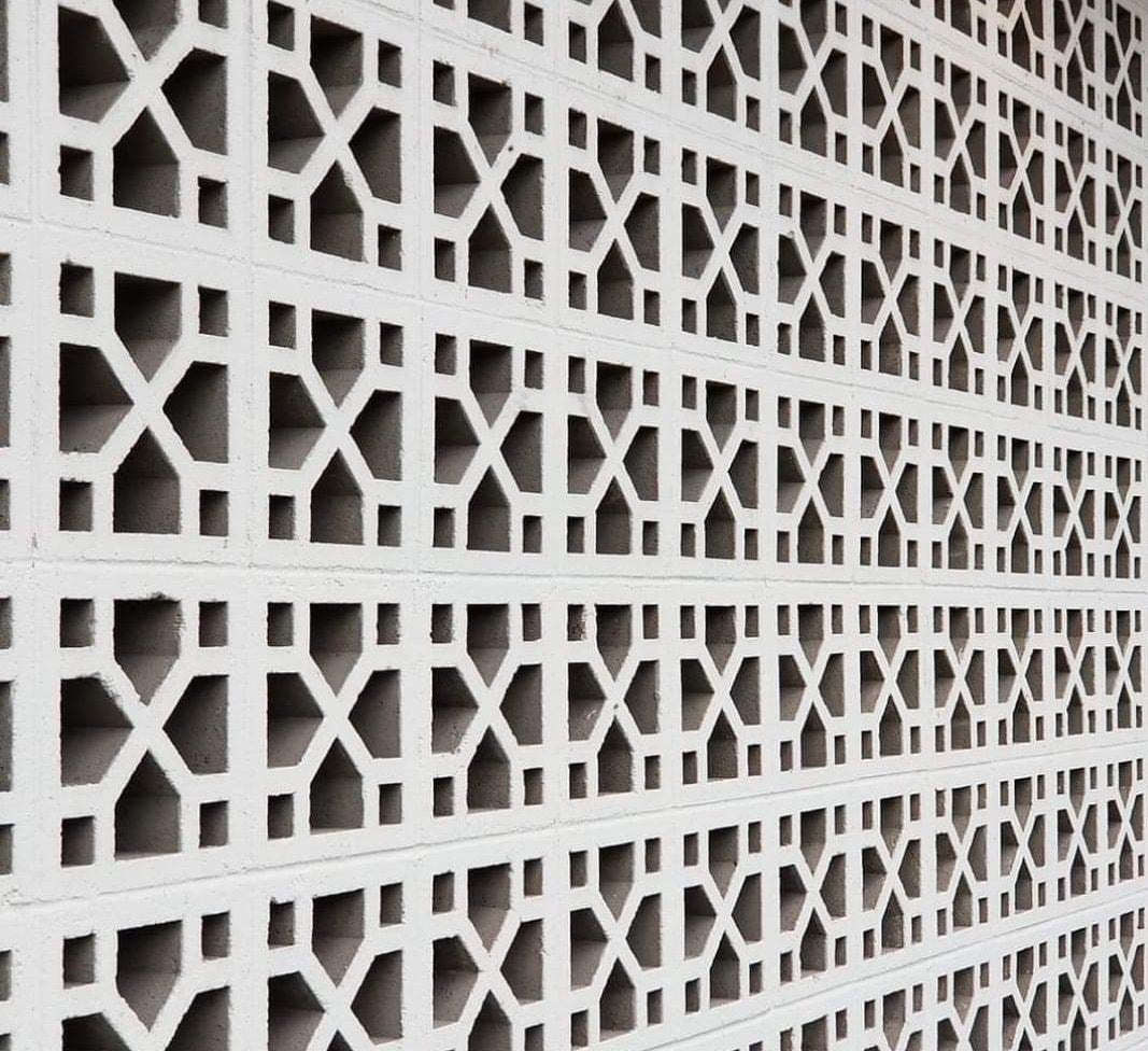 image 3764334f 062d 4555 bace de78f75e2a92.jpg Venetian breeze block mold by Pacific Mold Design showing cast white concrete block with elegant European Venetian lattice ornamental pattern for architectural courtyard walls and privacy screens