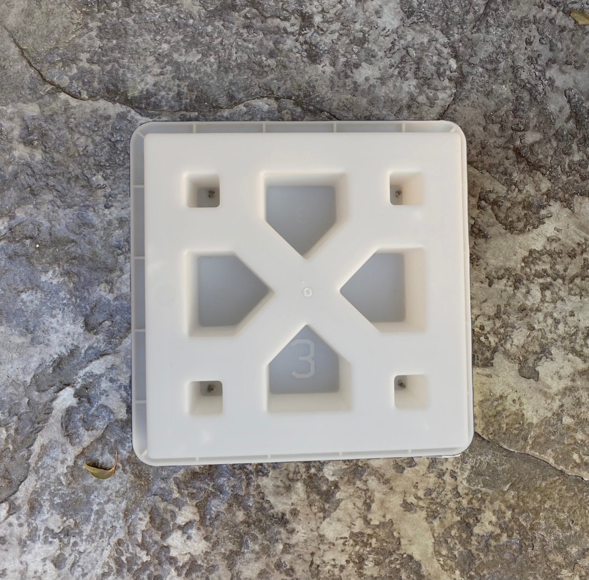 image f80693aa 14b9 4771 99a2 9ae51a36de44.jpg Venetian breeze block mold by Pacific Mold Design showing cast white concrete block with elegant European Venetian lattice ornamental pattern for architectural courtyard walls and privacy screens